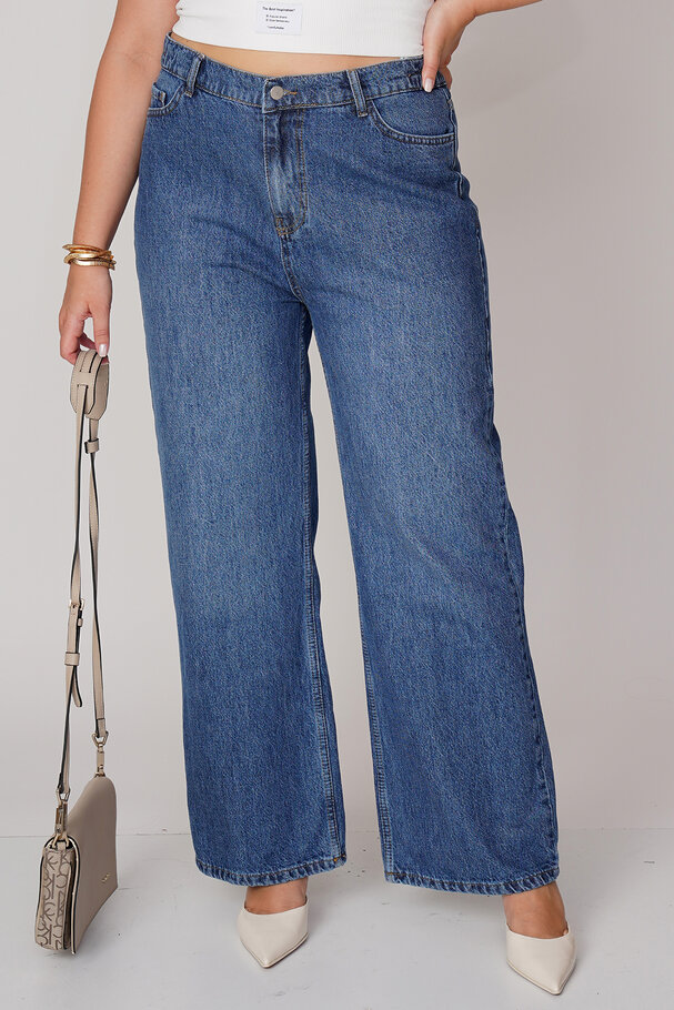 STRAIGHT-LEG HIGH-WAIST JEANS