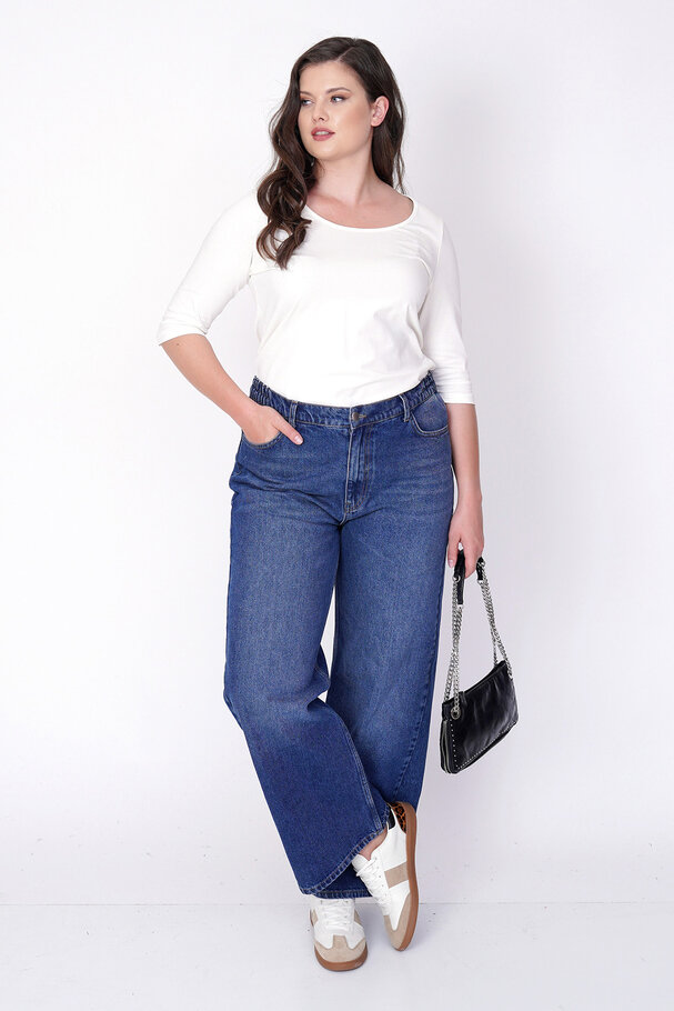 STRAIGHT-LEG HIGH-WAIST JEANS