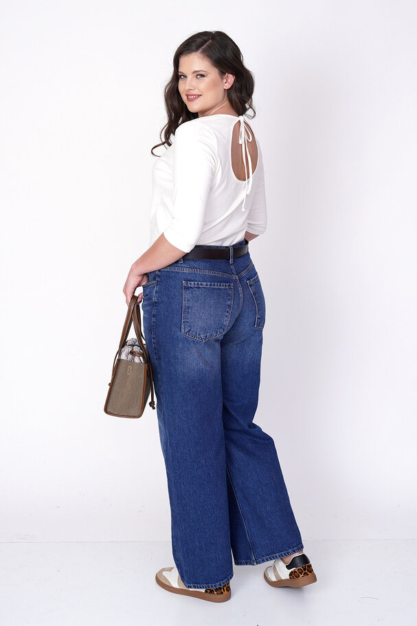 STRAIGHT-LEG HIGH-WAIST JEANS