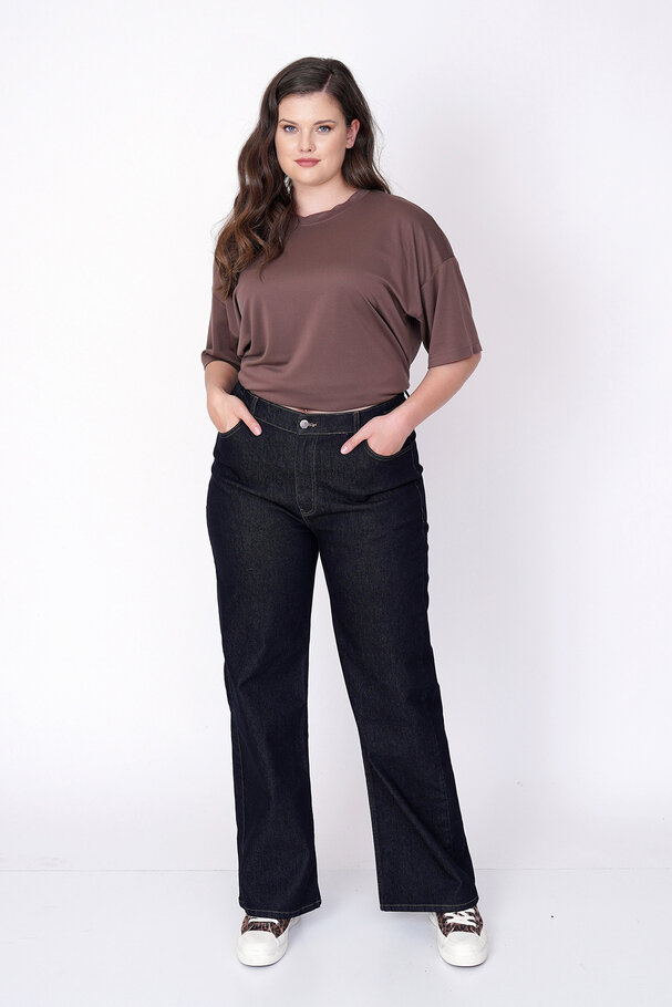 STRAIGHT-LEG HIGH-WAIST JEANS