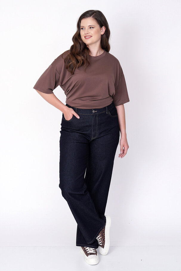 STRAIGHT-LEG HIGH-WAIST JEANS