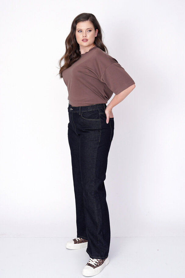 STRAIGHT-LEG HIGH-WAIST JEANS