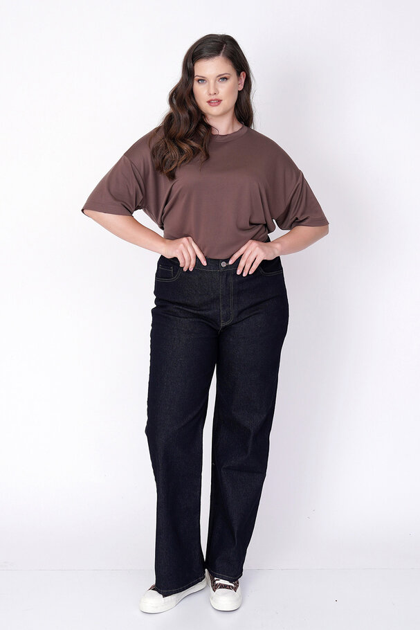 STRAIGHT-LEG HIGH-WAIST JEANS