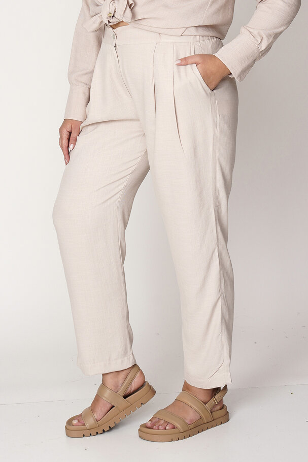STRAIGHT-LEG MASCULINE TEXTURED TROUSERS