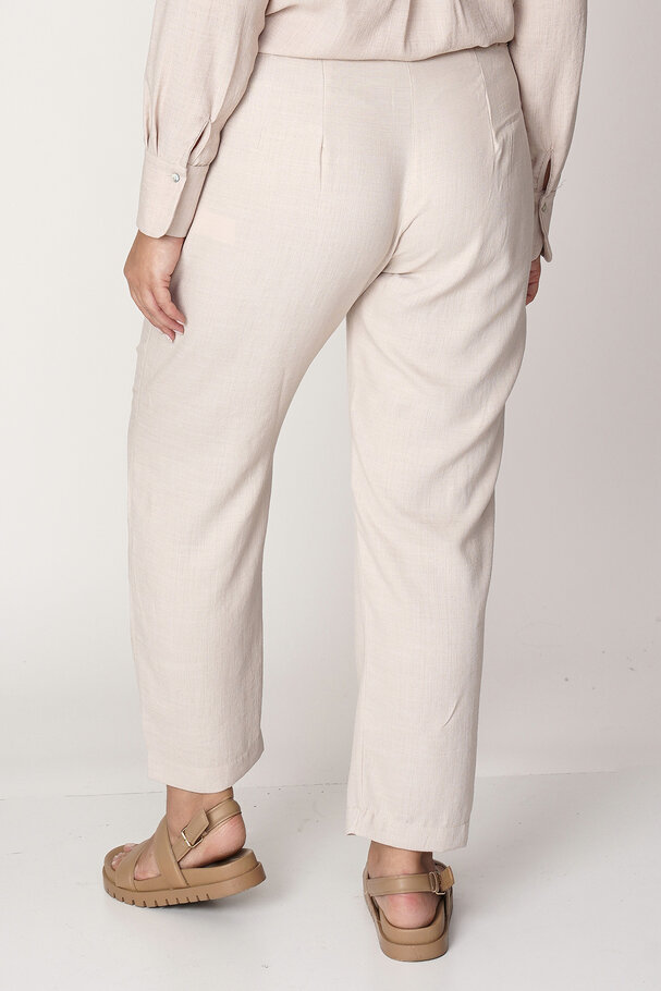 STRAIGHT-LEG MASCULINE TEXTURED TROUSERS