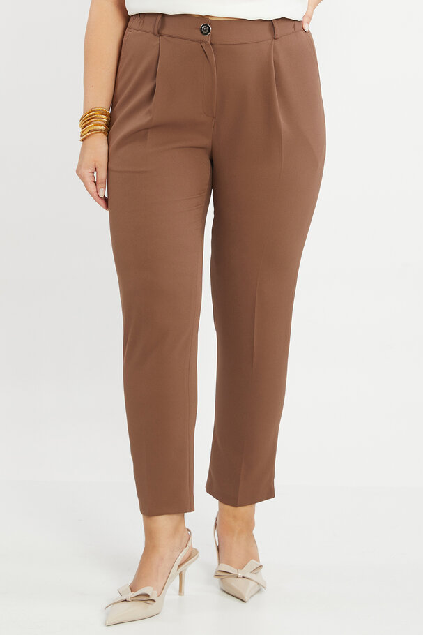 STRAIGHT-LEG MASCULINE TROUSERS