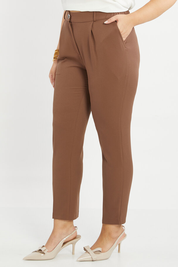 STRAIGHT-LEG MASCULINE TROUSERS