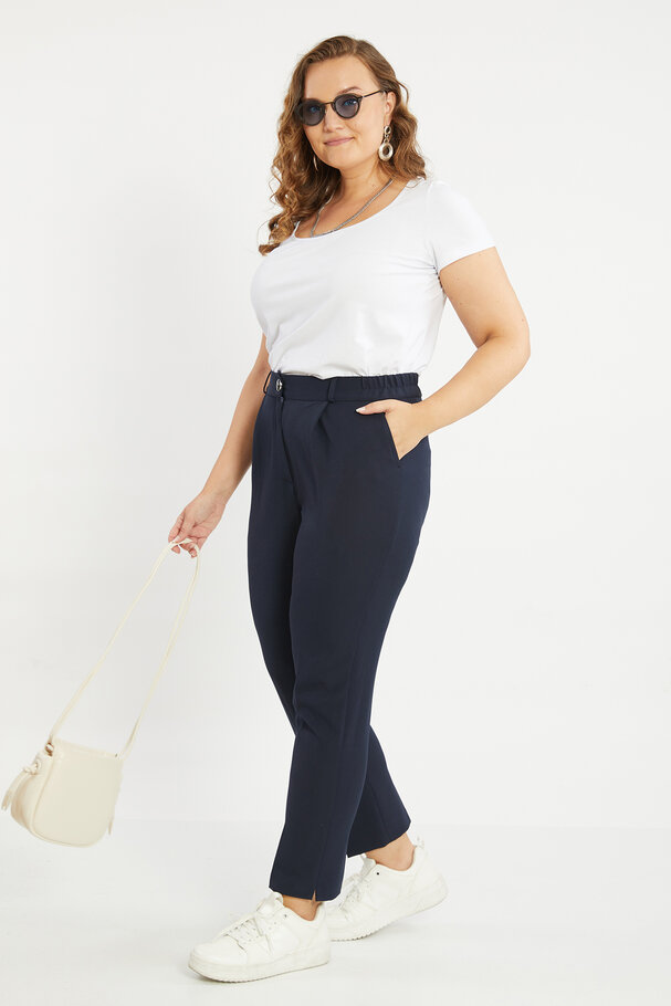 STRAIGHT-LEG MASCULINE TROUSERS