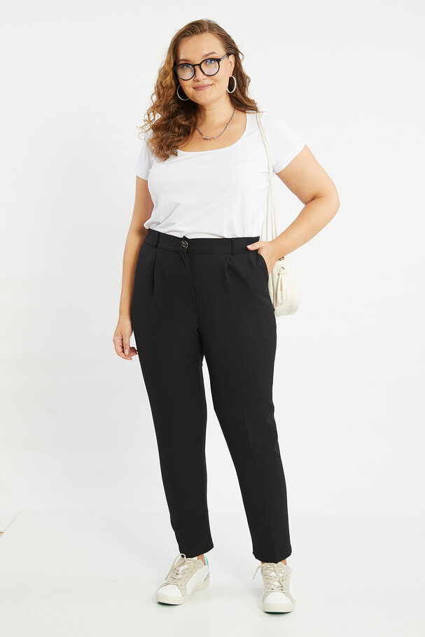 STRAIGHT-LEG MASCULINE TROUSERS