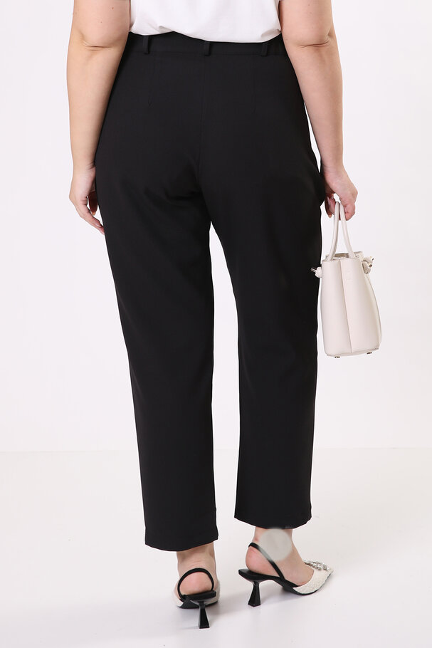 STRAIGHT-LEG MASCULINE TROUSERS