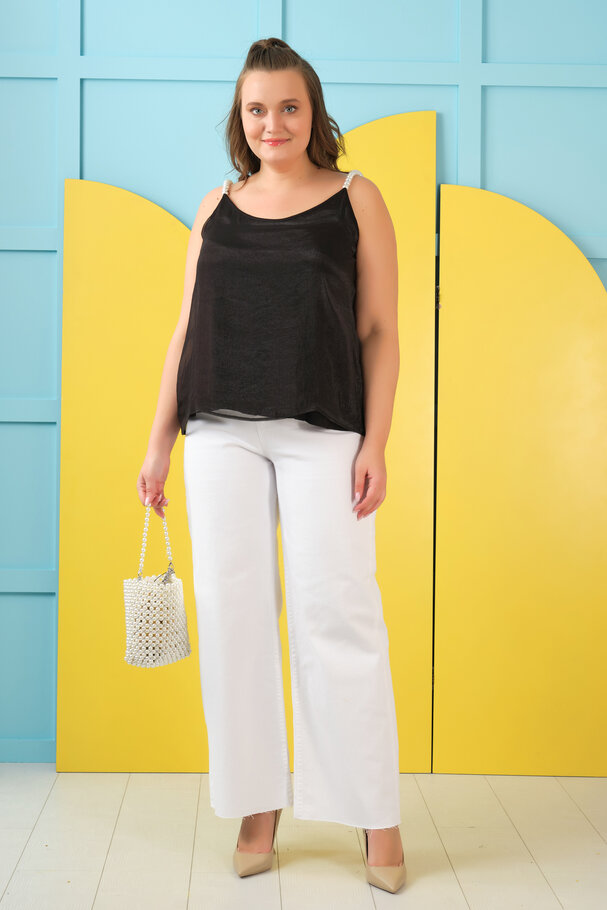 STRAPPY TOP WITH PEARL DETAIL