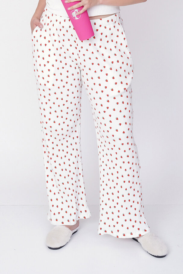 STRAWBERRY PRINT PYJAMA SET
