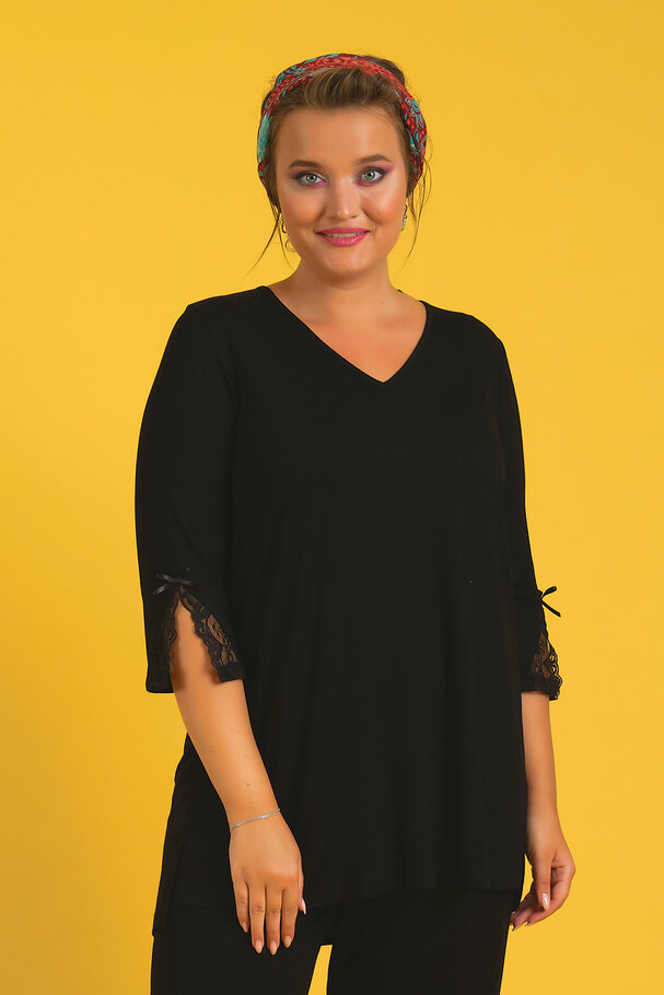 STRETCH PYJAMAS SET WITH LACE DETAIL