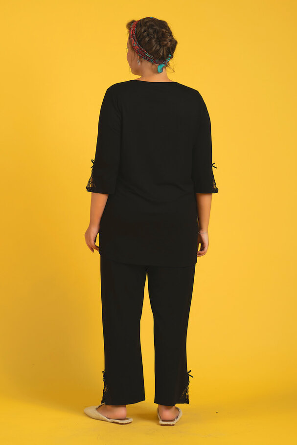 STRETCH PYJAMAS SET WITH LACE DETAIL