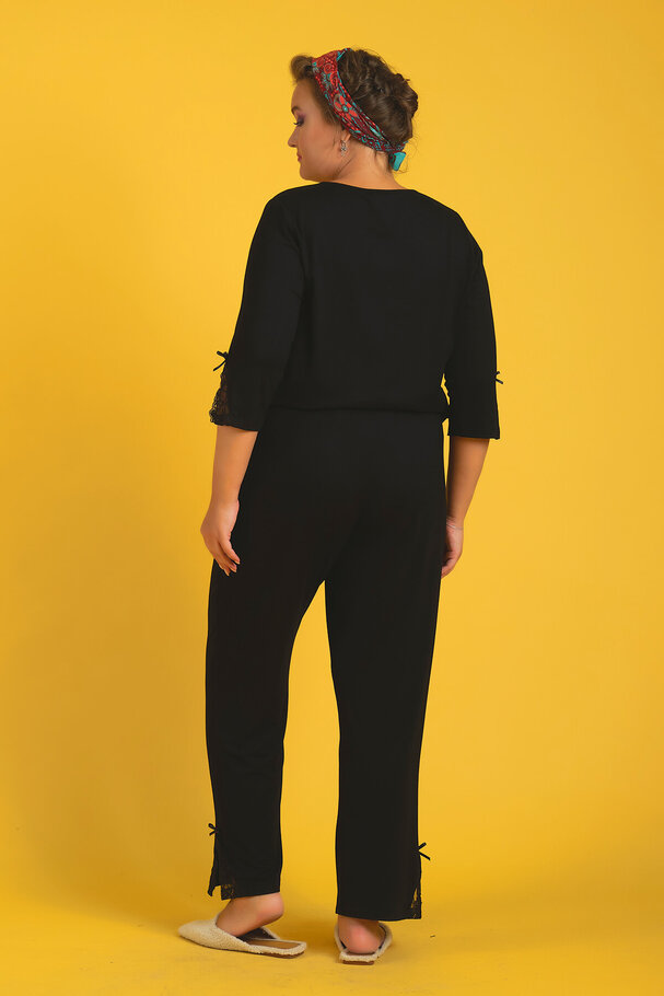 STRETCH PYJAMAS SET WITH LACE DETAIL