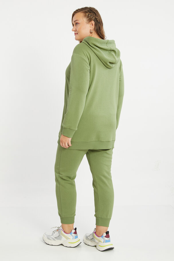 SWEATSHIRT WITH POUCH POCKET