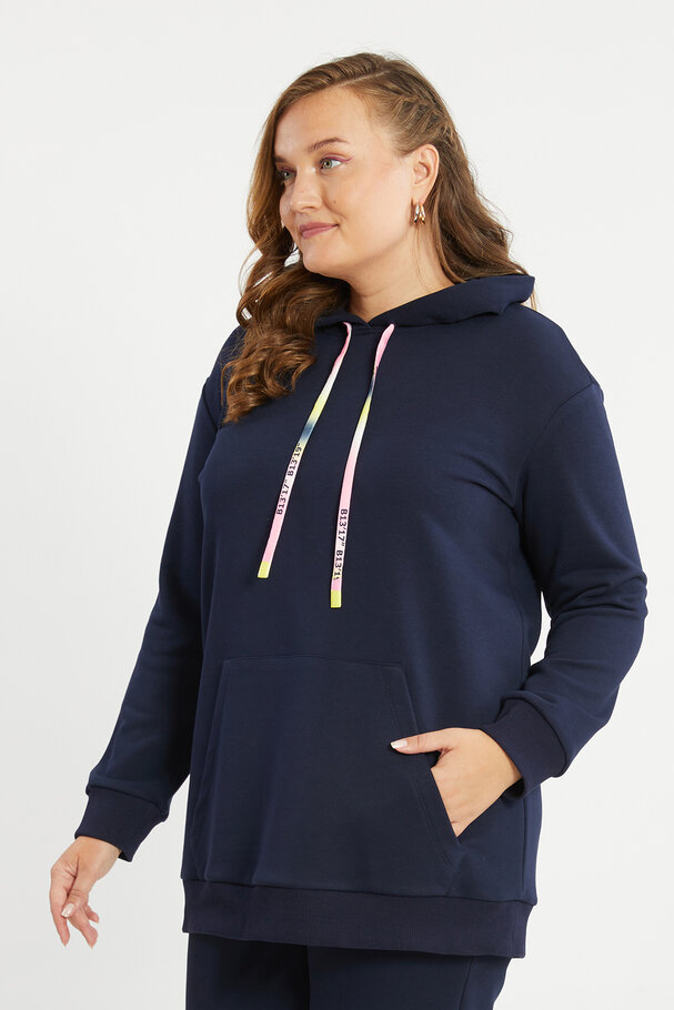 SWEATSHIRT WITH POUCH POCKET