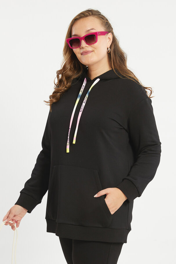 SWEATSHIRT WITH POUCH POCKET