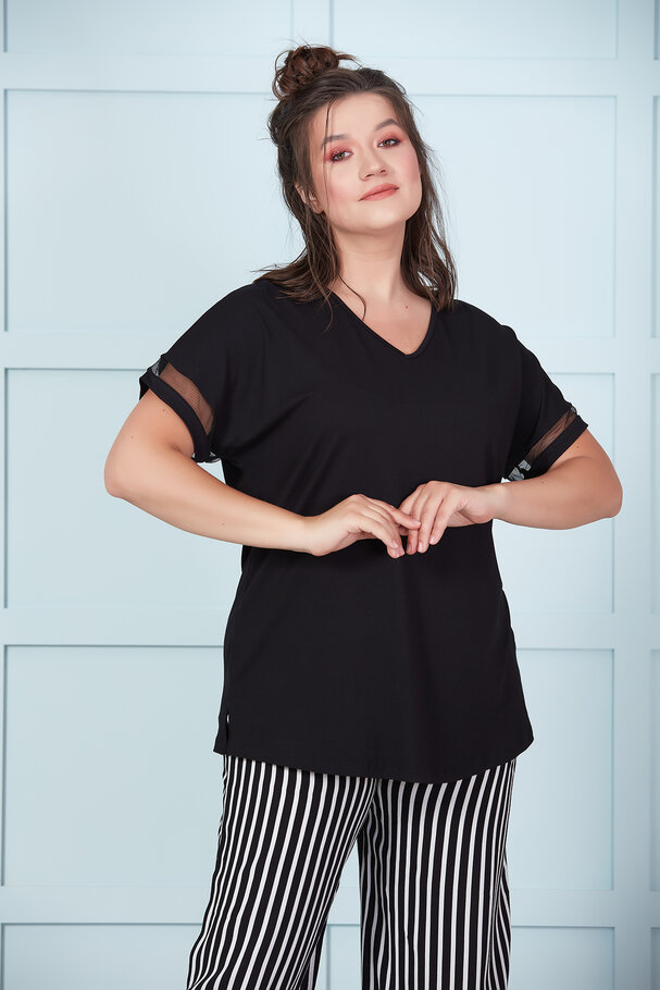 T-shirt with tulle detail