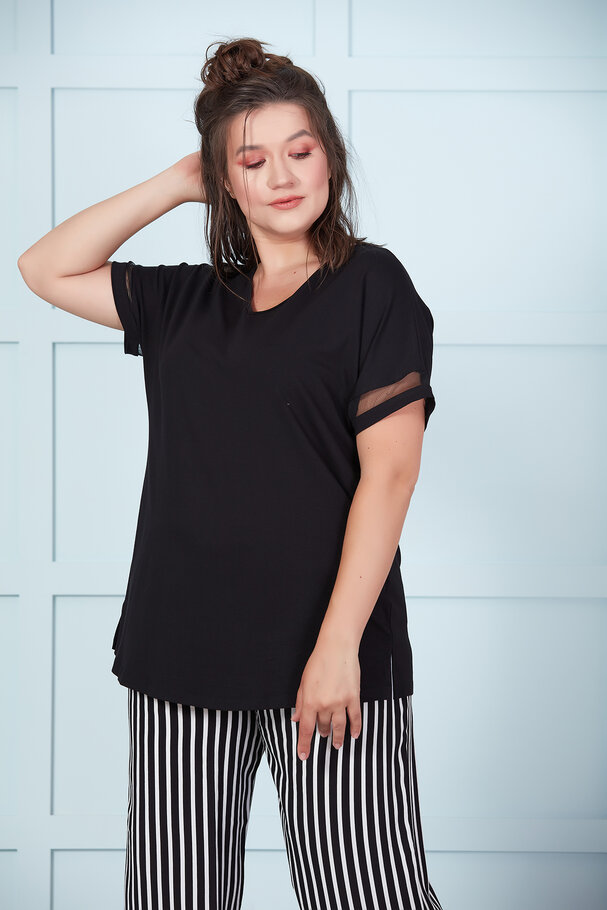 T-shirt with tulle detail