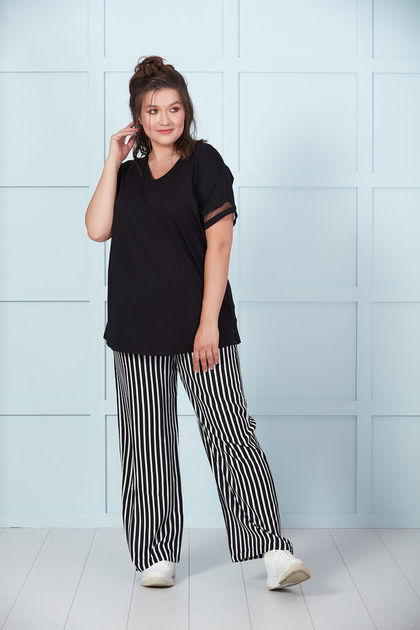 T-shirt with tulle detail