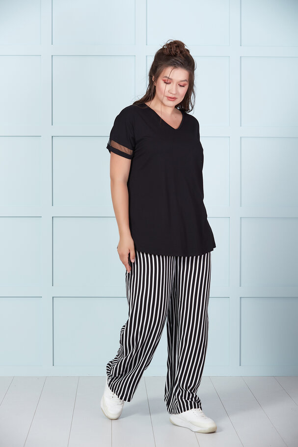 T-shirt with tulle detail