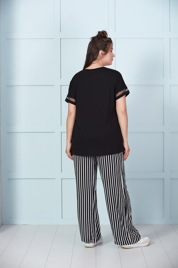 T-shirt with tulle detail