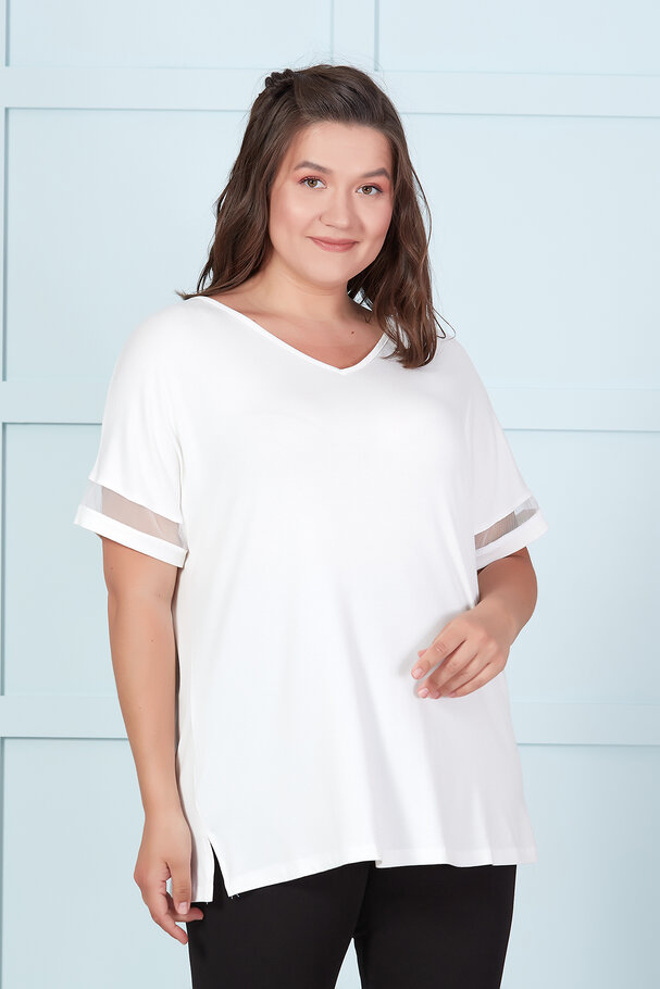 T-shirt with tulle detail