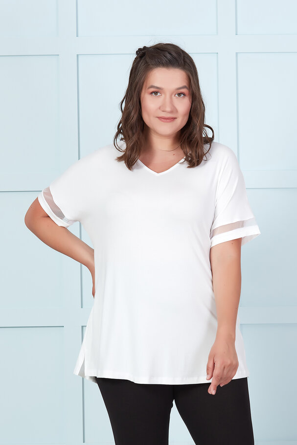 T-shirt with tulle detail
