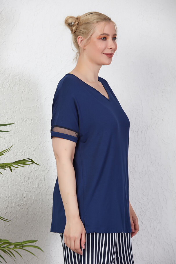 T-shirt with tulle detail