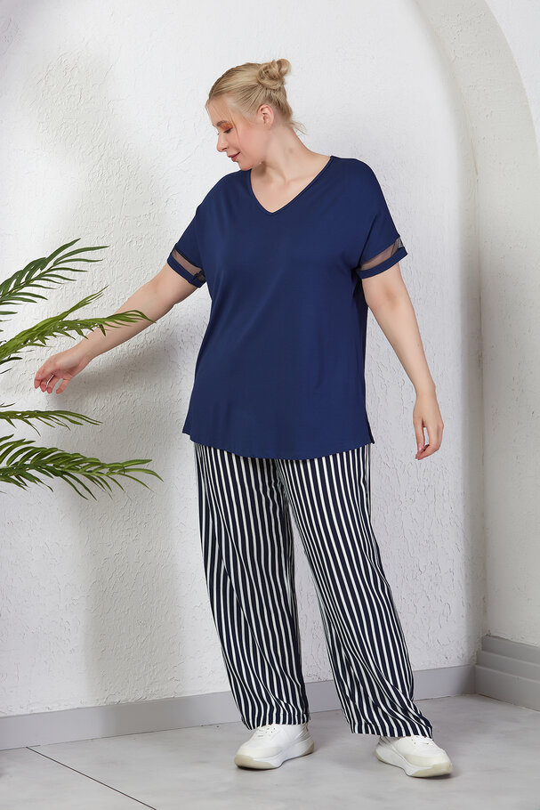 T-shirt with tulle detail