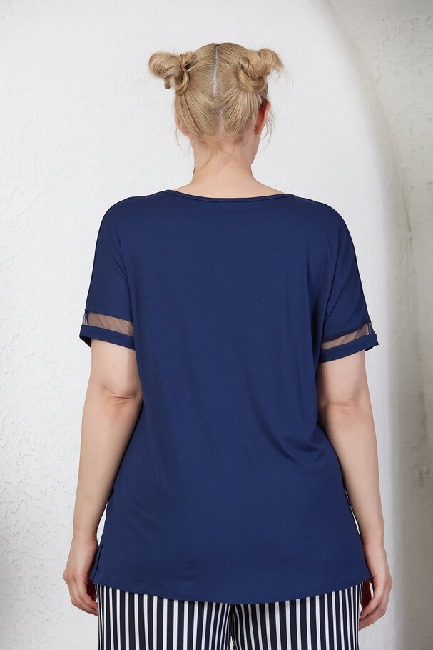 T-shirt with tulle detail