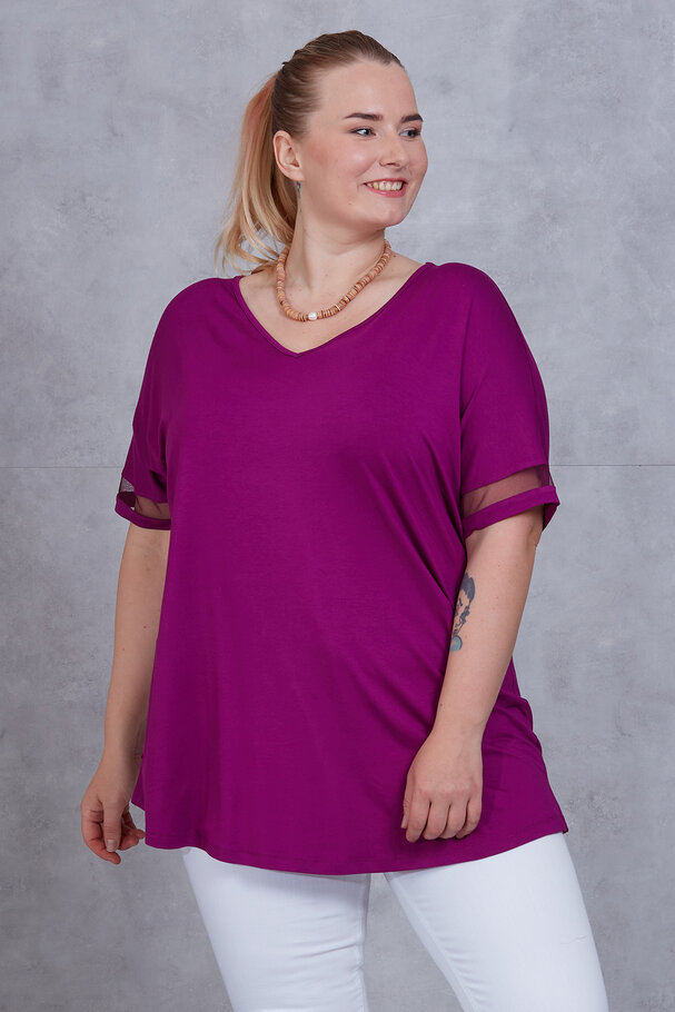 T-shirt with tulle detail