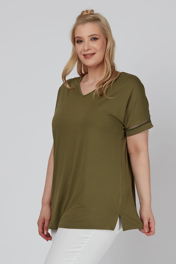 T-shirt with tulle detail