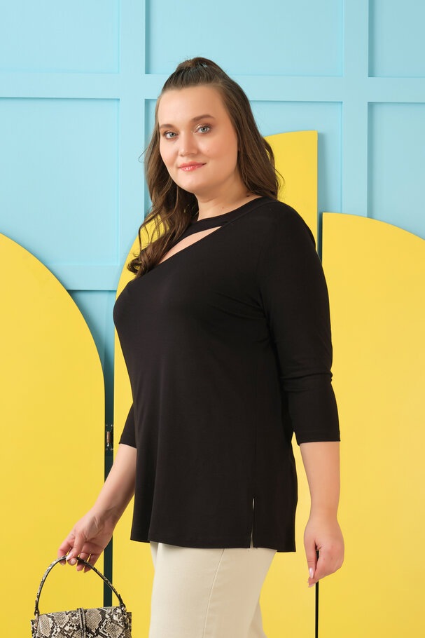 T-SHIRT WITH CUT-OUT DETAIL
