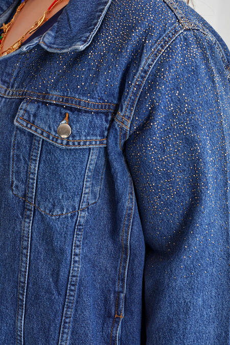 Büyük Moda - TAŞ DETAYLI KOT CEKET (1) Büyük Moda - TAŞ DETAYLI KOT CEKET (1)