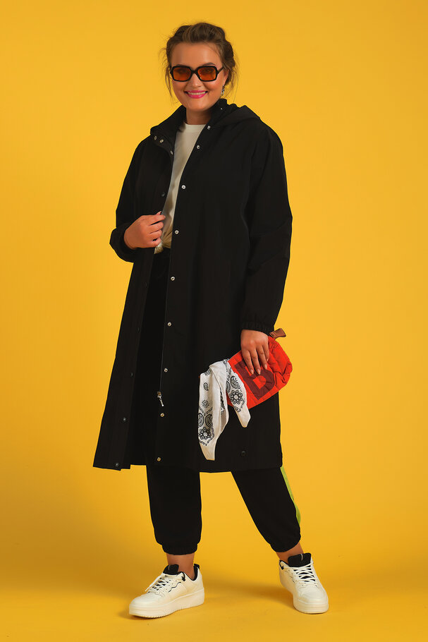 TECHNICAL WINDBREAKER PARKA