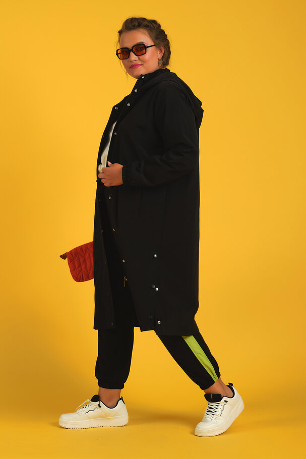 TECHNICAL WINDBREAKER PARKA