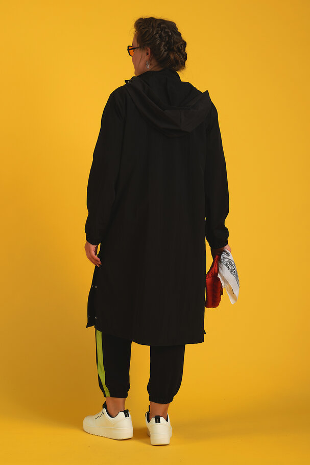 TECHNICAL WINDBREAKER PARKA