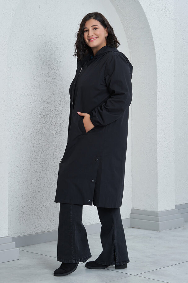 TECHNICAL WINDBREAKER PARKA