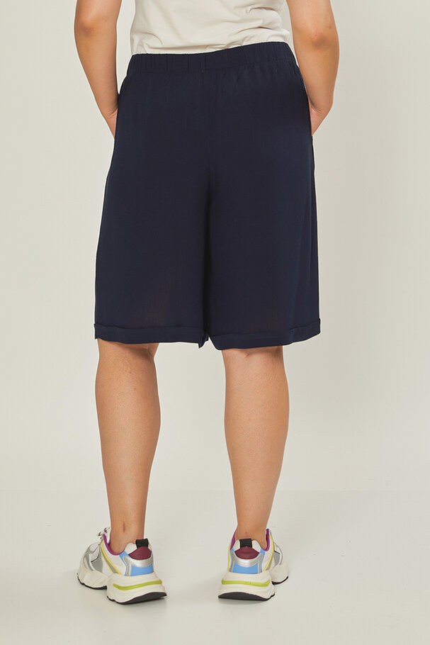 TEXTURED VISCOSE BERMUDA SHORTS