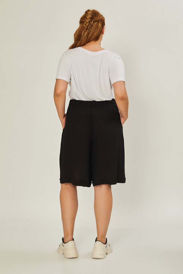 TEXTURED VISCOSE BERMUDA SHORTS