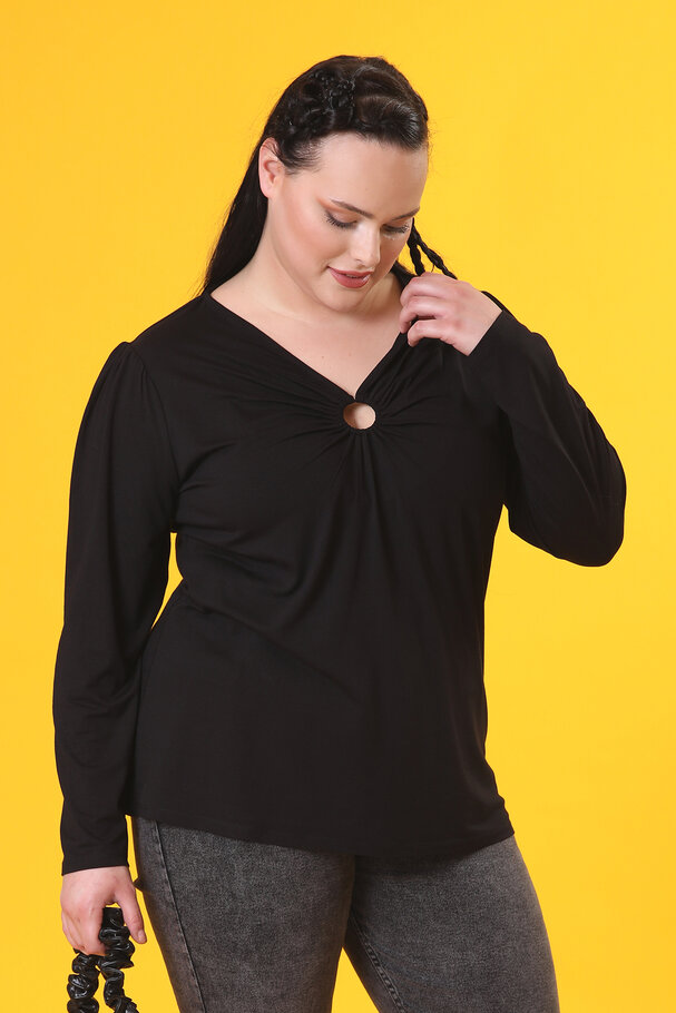 TOP WITH CUT-OUT DETAIL