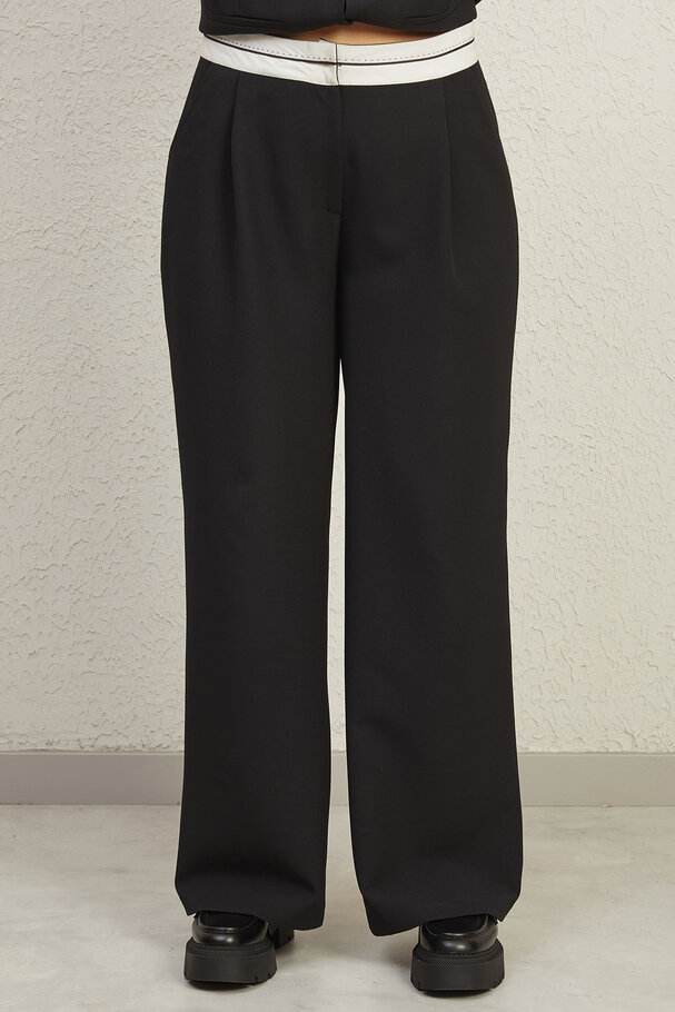 TROUSERS WITH TURN-UP WAIST