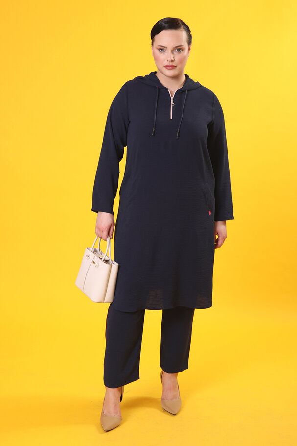 TUNIC AND TROUSERS SET