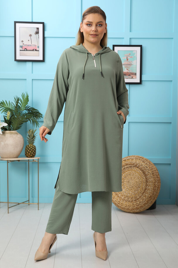 TUNIC AND TROUSERS SET