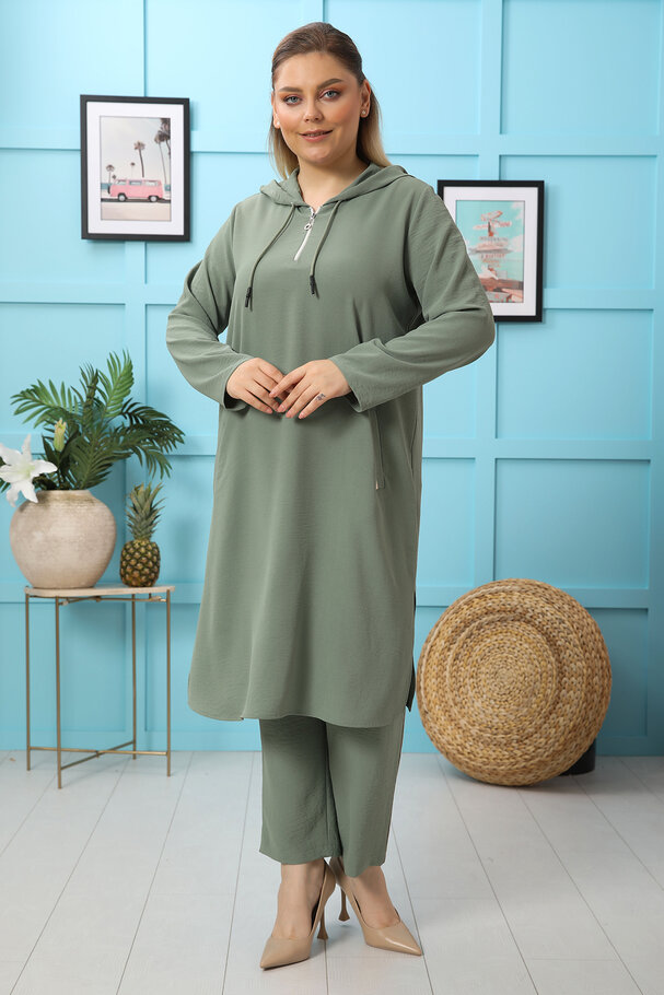 TUNIC AND TROUSERS SET