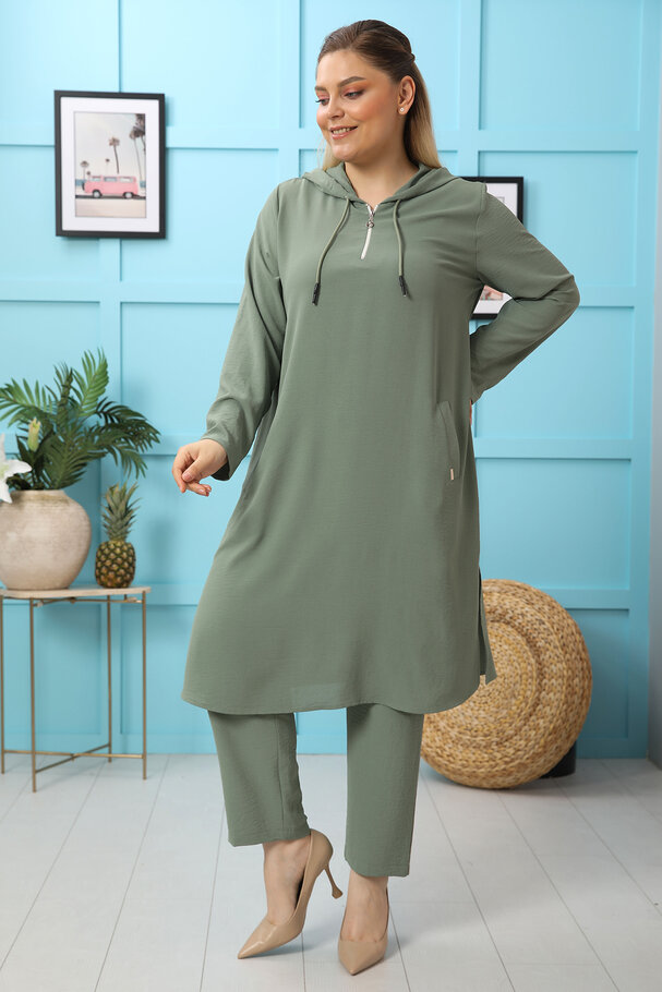 TUNIC AND TROUSERS SET