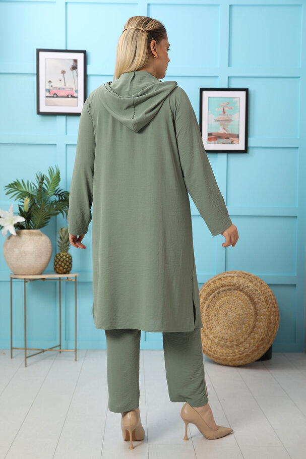 TUNIC AND TROUSERS SET