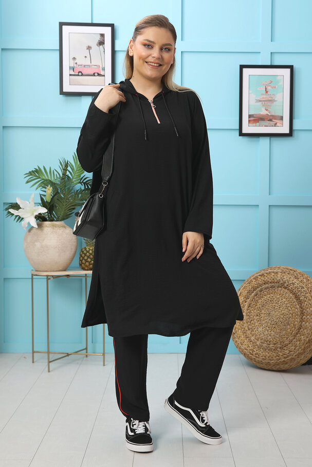 TUNIC AND TROUSERS SET